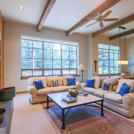 Family-Friendly Sun Valley Elkhorn Condo